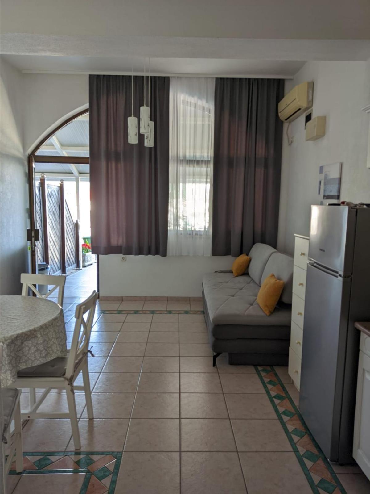 Apartmani 'Saraena' Baška Voda Quarto foto